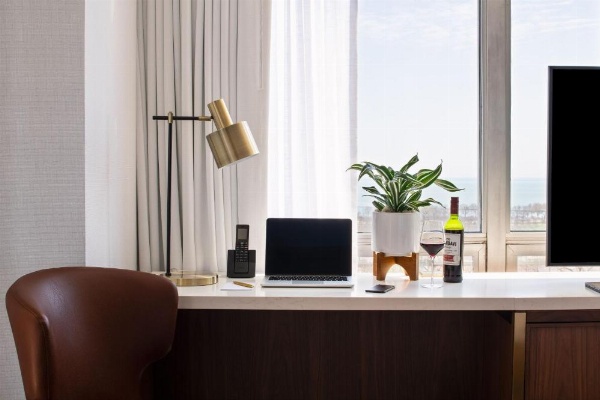 Le Méridien Essex Chicago image 10